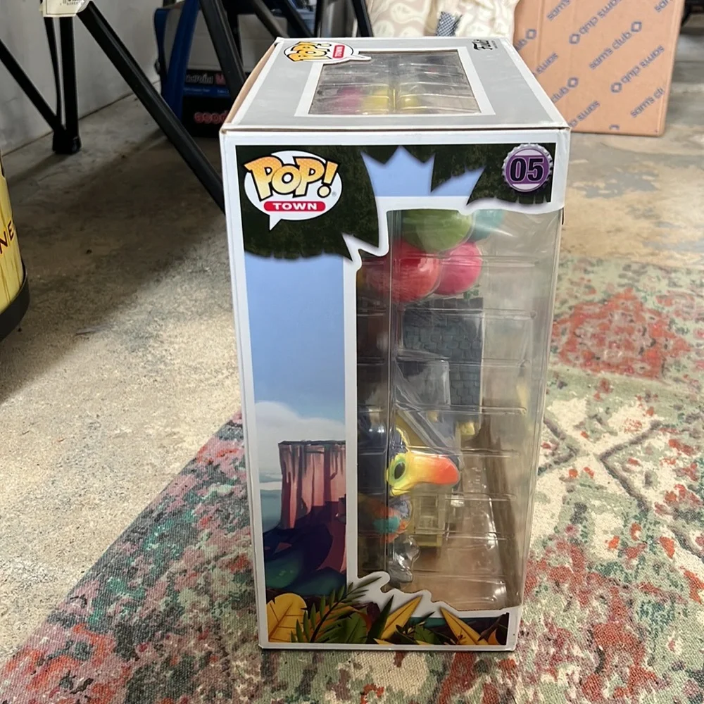 Kevin with Up House Funko Pop - Picture 8 of 9